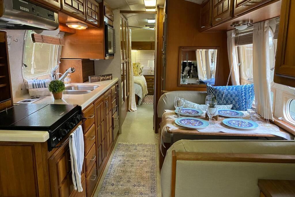 Beautiful Airstream, Beaufort Sc-Enjoy The Journey Exterior photo